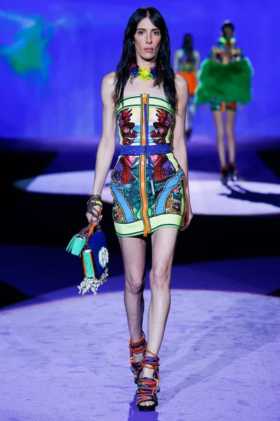 Look 29